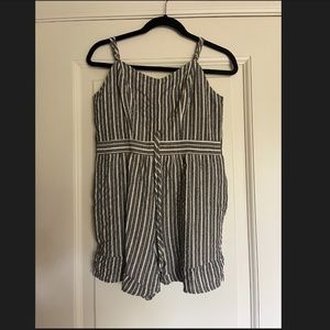 Hem & Thread jumper.  Size Small